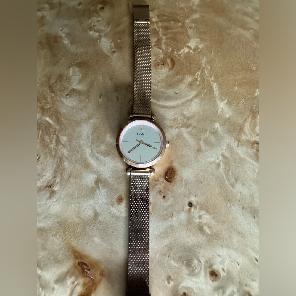 Fossil rose gold watch
